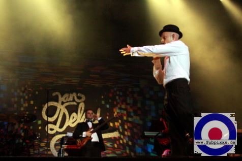 Jan Delay (D) with Disco No. 1 15. Chiemsee Reggae Festival - Übersee - Main Stage 14. August 2009 (15).JPG